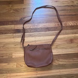 Universal Thread Crossbody